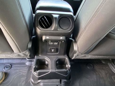 Used 2021 Jeep Wrangler Unlimited Sport image 10