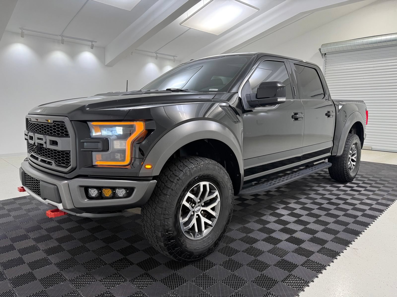 Used 2018 Ford F150 Raptor w/ Equipment Group 802A Luxury AWD/4WD image 3