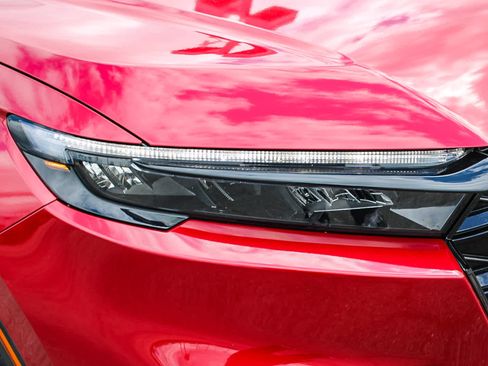 Certified 2025 Honda CR-V Sport image 4