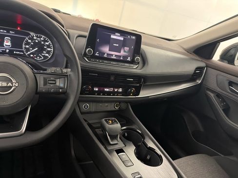 Used 2023 Nissan Rogue SV image 18
