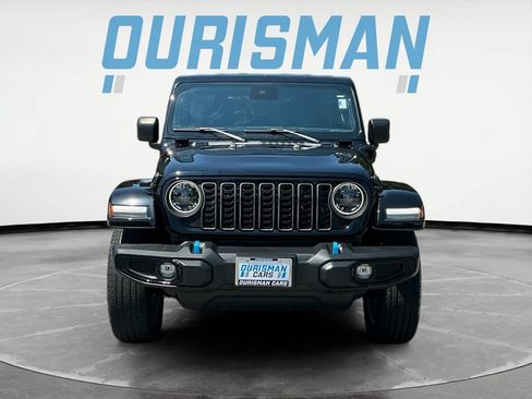 Used 2024 Jeep Wrangler Unlimited w/ Convenience Group AWD/4WD image 2