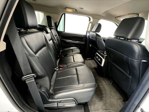 Used 2024 Ford Expedition XLT image 25