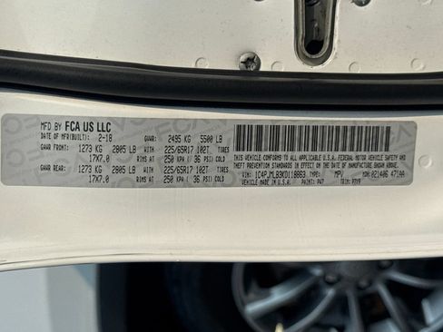 Used 2019 Jeep Cherokee Latitude Plus w/ Cold Weather Group AWD/4WD image 29