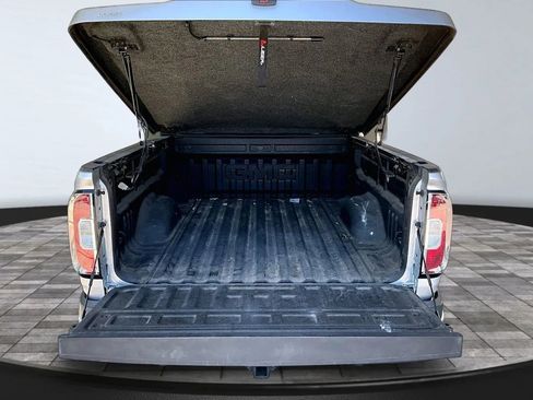 Used 2018 GMC Canyon SLE w/ SLE Convenience Package AWD/4WD image 7