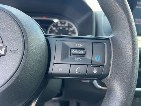 Used 2023 Nissan Rogue SV image 16