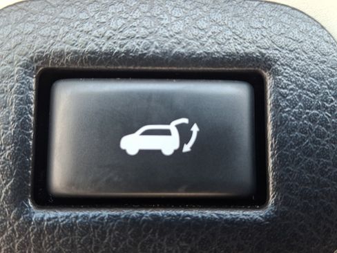 Used 2016 Nissan Rogue SV w/ SV Premium Package AWD/4WD image 30