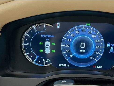 Used 2019 Cadillac Escalade Platinum image 14