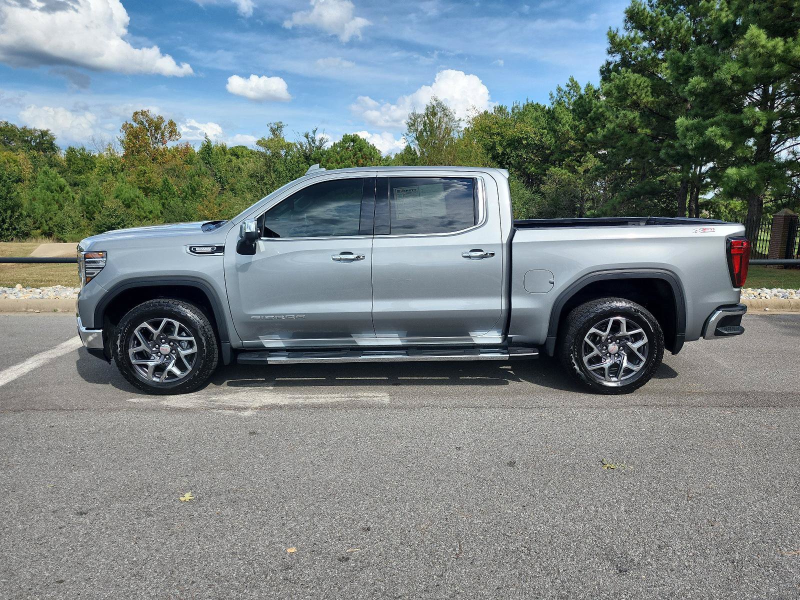 Certified 2026 GMC Sierra 1500 SLT w/ SLT Premium Plus Package AWD/4WD image 2