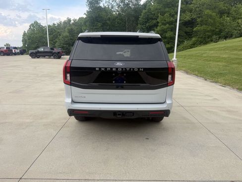 Used 2025 Ford Expedition Active AWD/4WD image 7