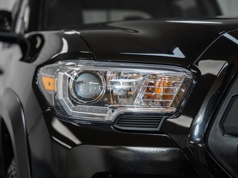 Used 2017 Toyota Tacoma TRD Off-Road w/ Tow Package (A/T) image 15