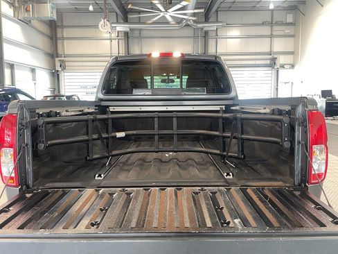 Used 2017 Nissan Frontier SV w/ SV Value Truck Package AWD/4WD image 14