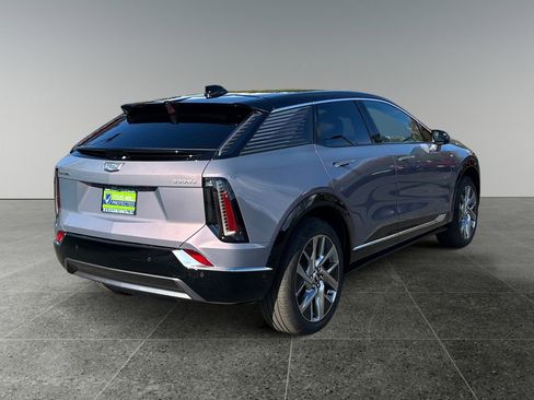 New 2025 Cadillac Optiq Luxury 1 image 7