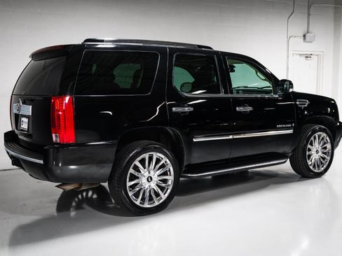 Used 2007 Cadillac Escalade AWD image 3
