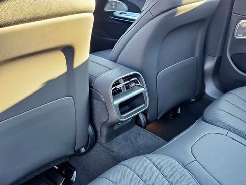 New 2026 Mercedes-Benz E 450 4MATIC Sedan image 23