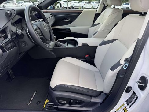Used 2025 Lexus ES 350 w/ Premium Package FWD image 13