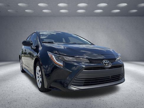 Used 2024 Toyota Corolla LE FWD image 3