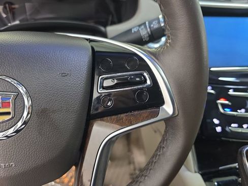 Used 2013 Cadillac XTS Luxury image 18