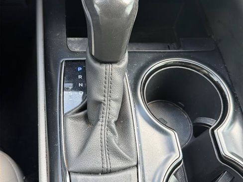 Used 2020 Toyota Camry SE FWD image 16