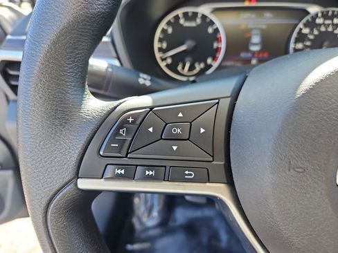 Used 2024 Nissan Altima 2.5 SV image 31