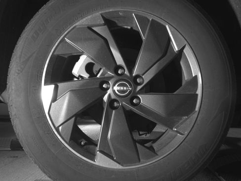 Used 2025 Nissan Rogue SV AWD/4WD image 15