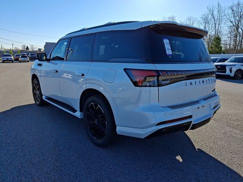 New 2026 INFINITI QX80 4WD image 3