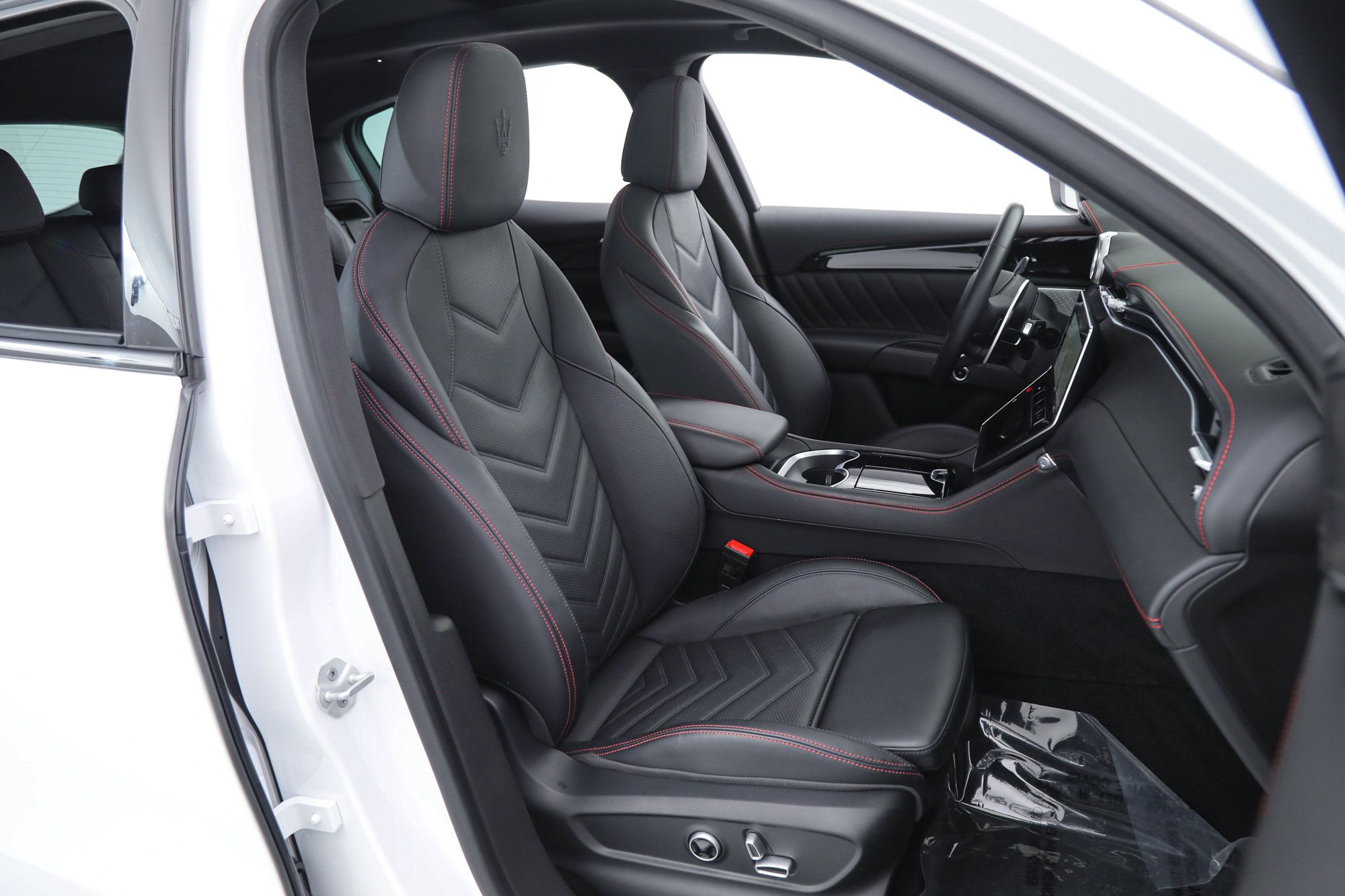 Certified 2023 Maserati Grecale Modena AWD/4WD image 11