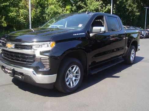 Used 2022 Chevrolet Silverado 1500 LT image 1