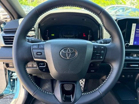 Used 2026 Toyota Camry SE FWD image 12
