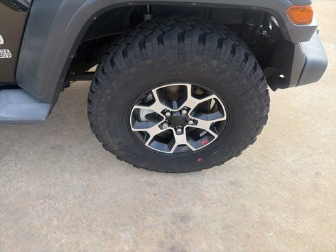 Used 2018 Jeep Wrangler Unlimited Sport S AWD/4WD image 18