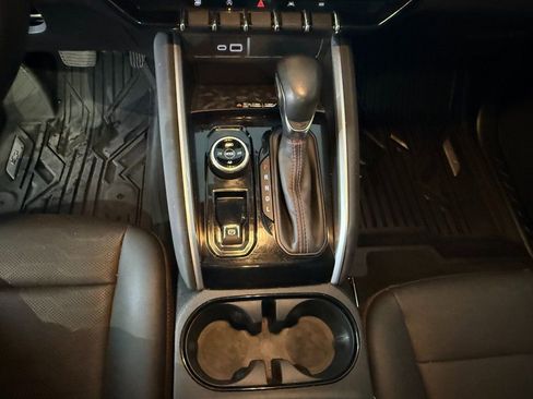 Certified 2025 Chevrolet Colorado Z71 w/ Midnight Edition image 23