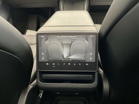 Used 2026 Tesla Model Y AWD image 22