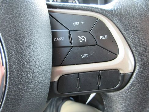 Used 2016 Jeep Renegade 75th Anniversary AWD/4WD image 26