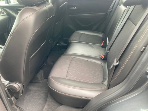 Used 2018 Chevrolet Trax LT w/ LT Convenience Package AWD/4WD image 29