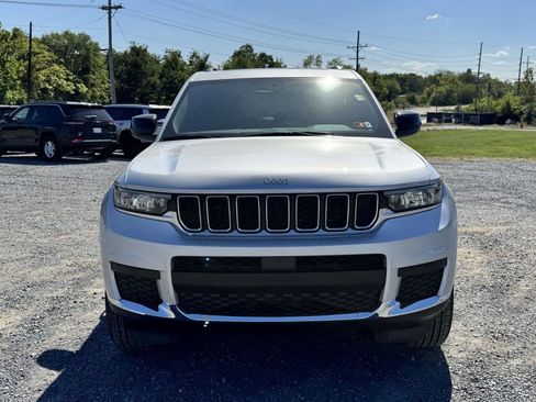 New 2025 Jeep Grand Cherokee L Laredo w/ Luxury Tech Group I AWD/4WD image 24