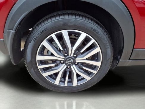 Used 2022 Nissan Kicks SV FWD image 9
