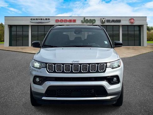 Used 2024 Jeep Compass Limited AWD/4WD image 10