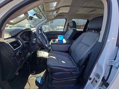 Used 2019 Nissan Titan S w/ S Utility Package image 4