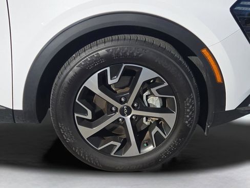 Certified 2025 Kia Sportage EX w/ Premium Package image 6