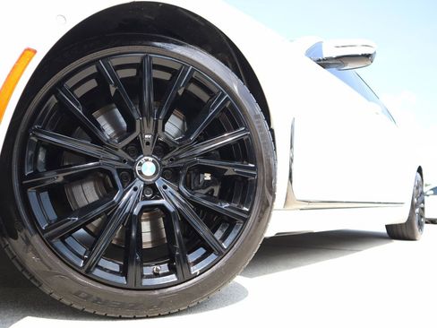 Used 2022 BMW 740i w/ M Sport Package RWD image 25