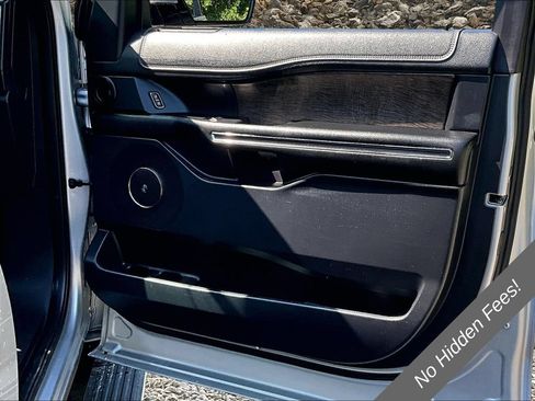 Used 2018 Ford Expedition Limited w/ Equipment Group 301A RWD image 21