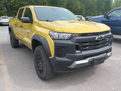 Used 2023 Chevrolet Colorado Trail Boss w/ Advanced Trailering Package AWD/4WD image 3