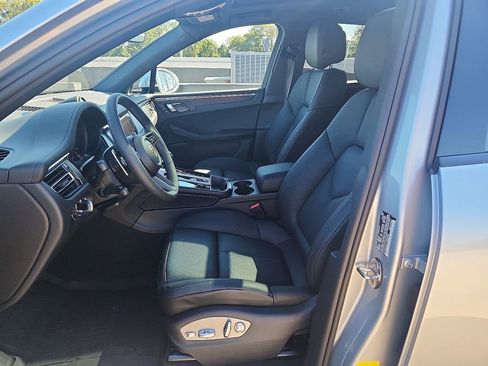 New 2026 Porsche Macan GTS image 5