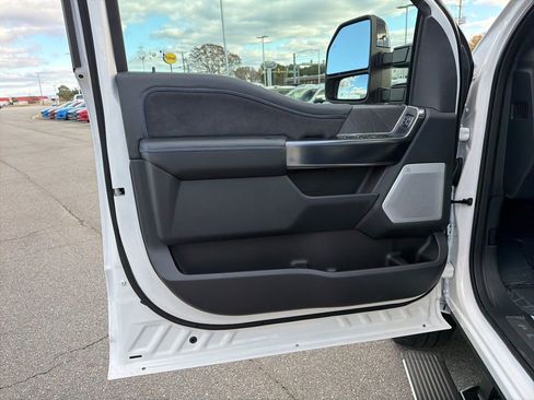 New 2025 Ford F250 Platinum image 13
