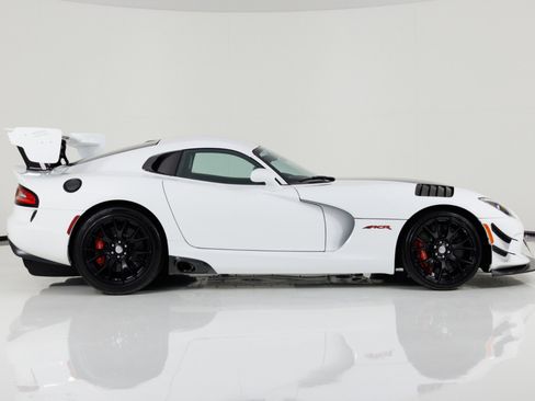 Used 2016 Dodge Viper ACR w/ Extreme Aero Package RWD image 2