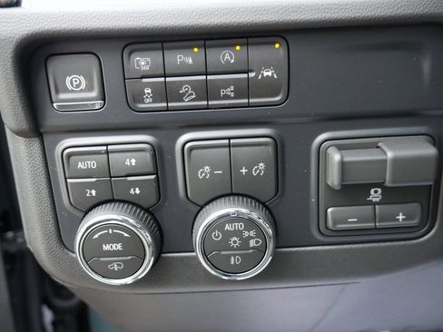 New 2026 Chevrolet Suburban RST w/ Advanced Technology Package AWD/4WD image 11