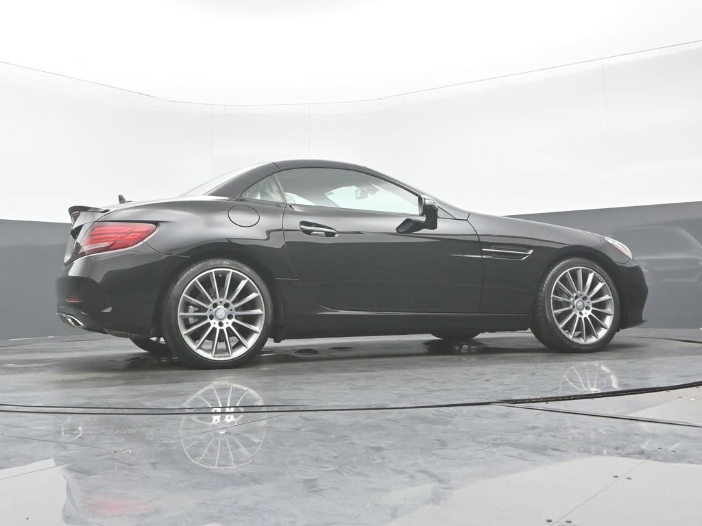 Used 2017 Mercedes-Benz SLC 300 image 28