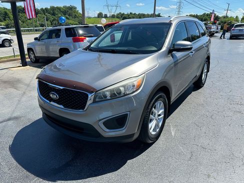 Used 2016 Kia Sorento FWD w/ LX Convenience Package image 8
