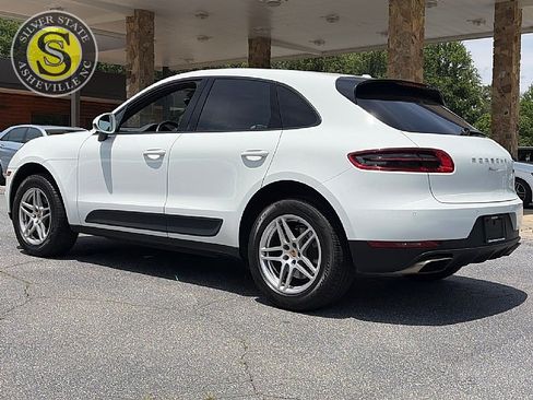 Used 2017 Porsche Macan AWD/4WD image 4