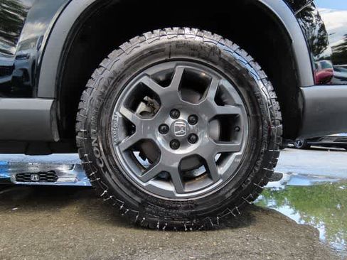 Certified 2025 Honda Pilot TrailSport image 10