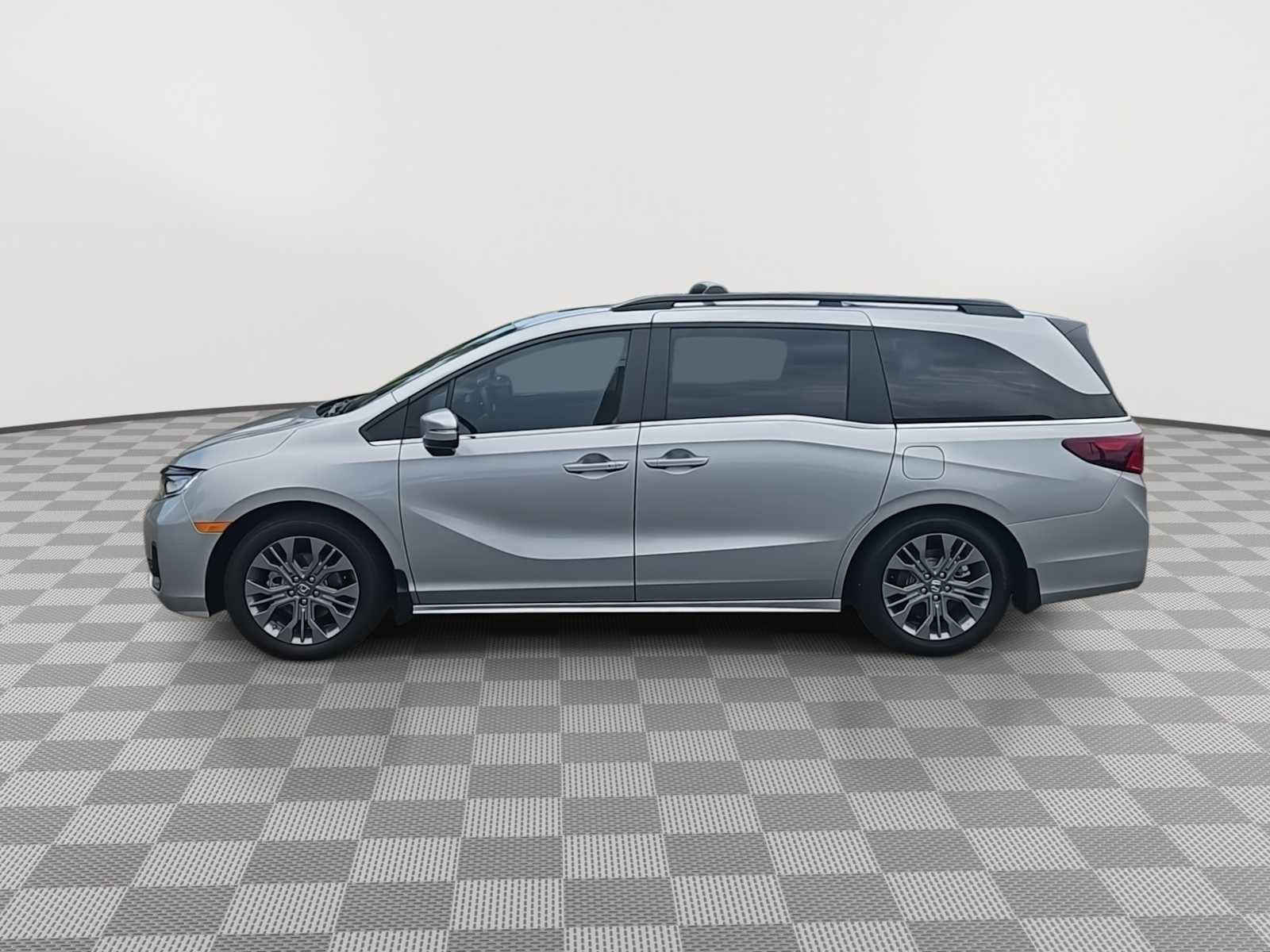 Certified 2026 Honda Odyssey Touring image 5